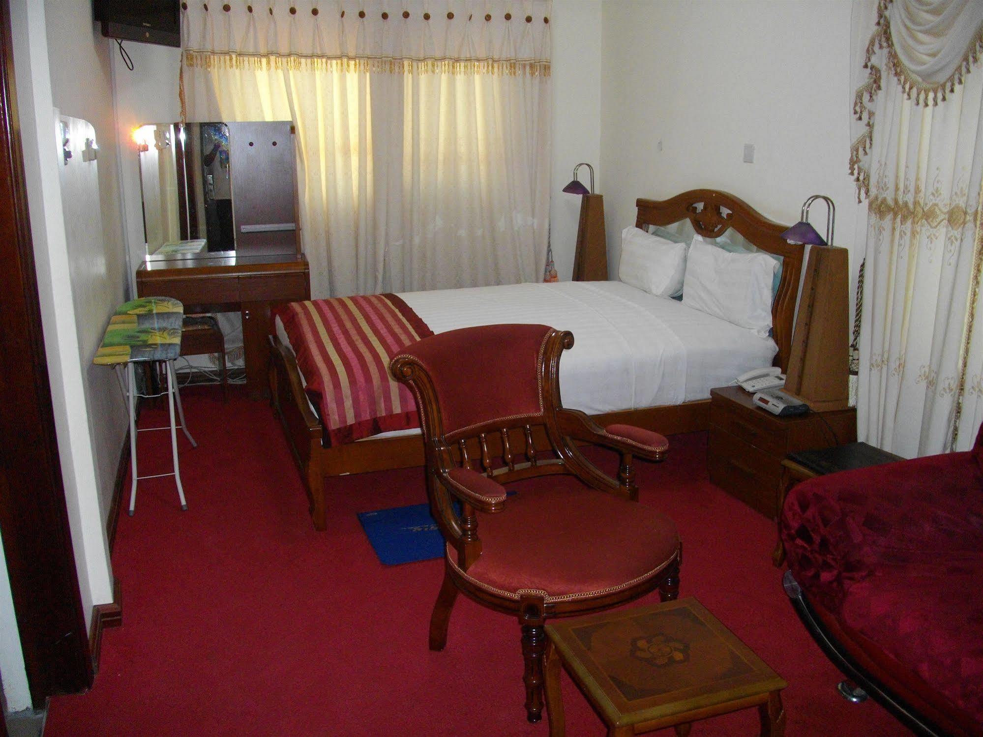 De Holiday Beach Hotel Kokrobite Eksteriør billede